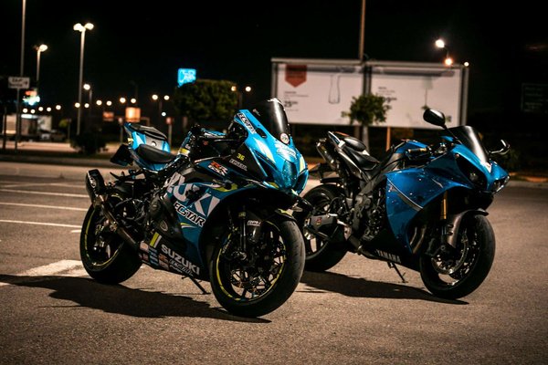 Comment ajuster la suspension d'une Suzuki V-Strom 1000 pour des trajets mixtes ville/campagne ?